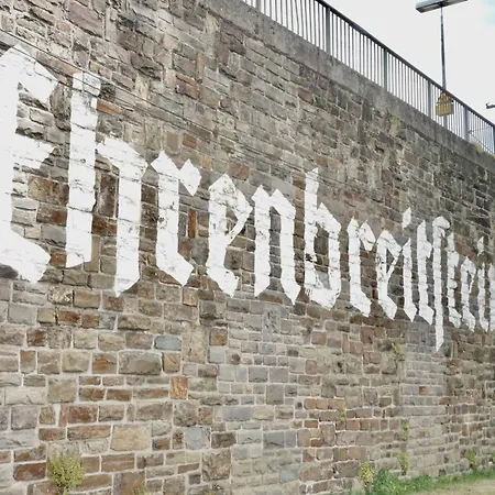 Stylisches Fuer 2 Personen In Historischem Fachwerkhaus 4 Etage Mit Blick Auf Stadt & Festung Koblenc